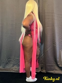 suzyella-escort-via-kinky-62e65b38661f1e00195f10f6