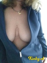 mik-erotische-massage-via-kinky-5e067f6414b99e7566f9ff94