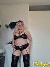 marloes-virtual-sex-via-kinky-68d501bc55988d001330e765