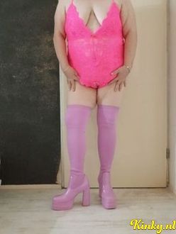 sabrina-virtual-sex-via-kinky-692429005a625a00138af491