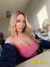 nina-virtual-sex-via-kinky-6953a01f5a43690013eda730