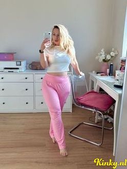 nina-virtual-sex-via-kinky-69048d0c0e66ef00137b4a31