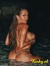 Caroline - Delicious curves with a soft velvet skin.