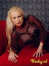 meesteres-tess-bdsm-via-kinky-62e14b5a2e5e3a001a9baa0d