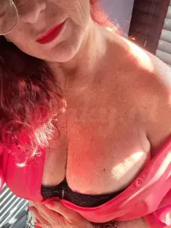 jet-virtual-sex-via-kinky-6a1007bc34dfe10012cd1935