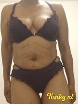 lana-erotische-massage-via-kinky-67a9105bdf396100132c83d2