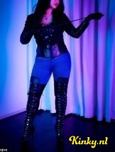 akimi-bdsm-via-kinky-660d0bbe061c090019f01da8