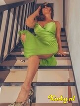 violet-erotische-massage-via-kinky-65d83ba4061c090019efb318