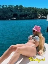 kylie-prive-ontvangst-via-kinky-6638c25ccb4bdb00198a7742