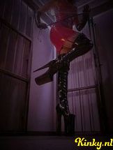 meesteres-tayra-bdsm-via-kinky-68e89f96f6c6eb0013e60097