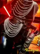 meesteres-tayra-bdsm-via-kinky-69a53d388aae17001372d52f