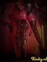 meesteres-tayra-bdsm-via-kinky-6924168835dea800130b3e45