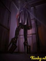 meesteres-tayra-bdsm-via-kinky-691738b9f044d900134e5436