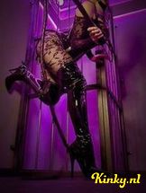 meesteres-tayra-bdsm-via-kinky-693693e29ca91f001354a422