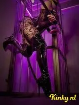 meesteres-tayra-bdsm-via-kinky-693693e29ca91f001354a422
