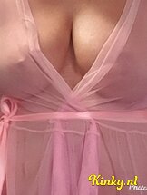 sharon-erotische-massage-via-kinky-683476459e10cc0013444577