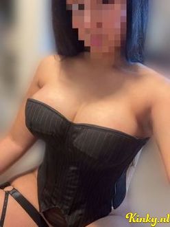 cruella-bdsm-via-kinky-690b517f665fb20013635456