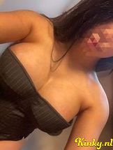 cruella-bdsm-via-kinky-690b517f96de7800138354d5