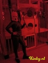 donna-bdsm-via-kinky-677d910178eb44001481f52c