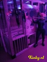 donna-bdsm-via-kinky-677d912d1cfed900133d719d