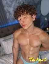 Santiago - Young Twink BigCock21CM Versatile