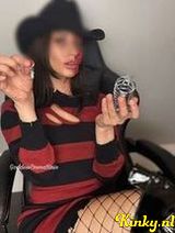 Emma - Meesteres EmmaRain -Jouw strenge en sensuele Godin