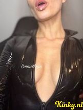 emma-virtual-sex-via-kinky-68c060337e9b9200131087cc