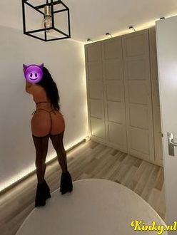 dounia-prive-ontvangst-via-kinky-6928b1fca66e5800130ef3fe