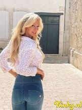 goldykim-virtual-sex-via-kinky-68c802607e9b9200131093bd