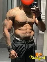 dimitri-escort-via-kinky-698f261d7920e5001276049c