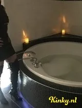 Suus - Tantra massage met evt iets extra