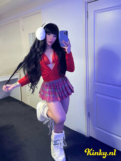 megan-virtual-sex-via-kinky-67efeeae88e8e7001301c29d