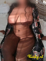 yatnna-prive-ontvangst-via-kinky-664dd0dcce23b1001a1e7f52