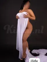 nadia-erotische-massage-via-kinky-6a0f52ab9255f0001440051d