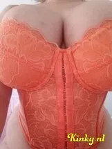 esmee-virtual-sex-via-kinky-67e6997b505e9b001262a41e