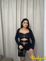 Mia - Latina, complacent and happy, to the emotions