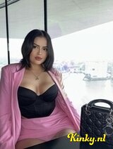 Mia - Latina, complacent and happy, to the emotions