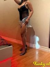 sisi-erotische-massage-via-kinky-68d44617918ef40013942bcf