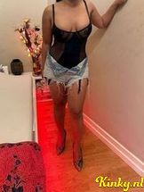 sisi-erotische-massage-via-kinky-68d44618034a850013ea9af1
