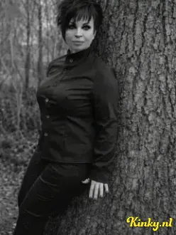 isabel-bdsm-via-kinky-69b2efcd5416aa001365cbee