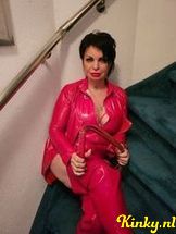 isabel-bdsm-via-kinky-6926081732844c0013f66ae8