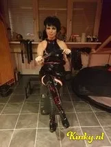 isabel-bdsm-via-kinky-63416b47e0392400121dd00f