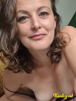 freya-virtual-sex-via-kinky-651c5db9967338001971f679