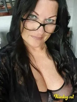 angel-erotische-massage-via-kinky-650c8ab487d6e0001ac677ef