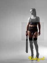 misstres-lois-bdsm-via-kinky-675842c066ebc10013886703