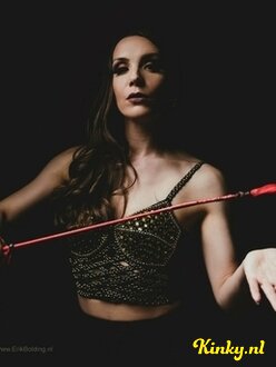 miss-lois-bdsm-via-kinky-67584263b506580012ba87a2