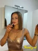 emely-prive-ontvangst-via-kinky-699835d1c89a7b001322cd42