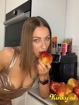 emely-prive-ontvangst-via-kinky-699829db17f87a0013dd19e4