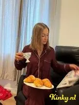 emely-prive-ontvangst-via-kinky-6998371cb58625001325b9ab