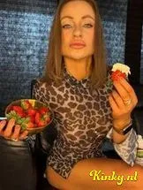 emely-prive-ontvangst-via-kinky-699834ea17f87a0013dd1a5e